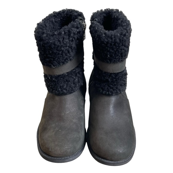 UGG Australia Women’s Blayre II Leather Sheepskin Boots Size 6 Buckle Waterproof - Picture 3 of 9